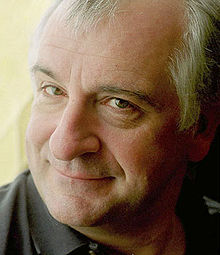 220px-Douglas_adams_portrait_cropped